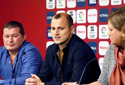Roman Zozulya, en rueda de prensa con el Albacete. | EFE/Archivo
