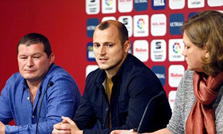 Roman Zozulia, en rueda de prensa con el Albacete. | EFE/Archivo