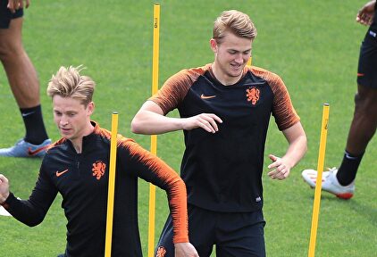 De Jong (i) y De Ligt, en un entrenamiento con la selección holandesa. | Cordon Press
