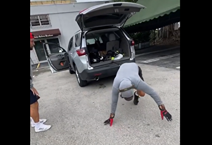 El último entrenamiento bestial de Verdasco: arrastra un coche con su cuerpo