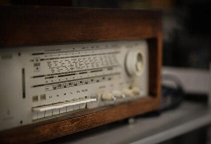 Sara Estévez, la misteriosa pionera de la radio española