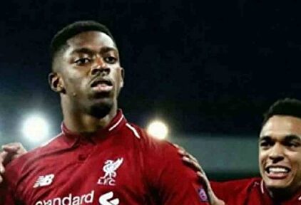 Ousmane Dembélé con la camiseta del Liverpool | EFE