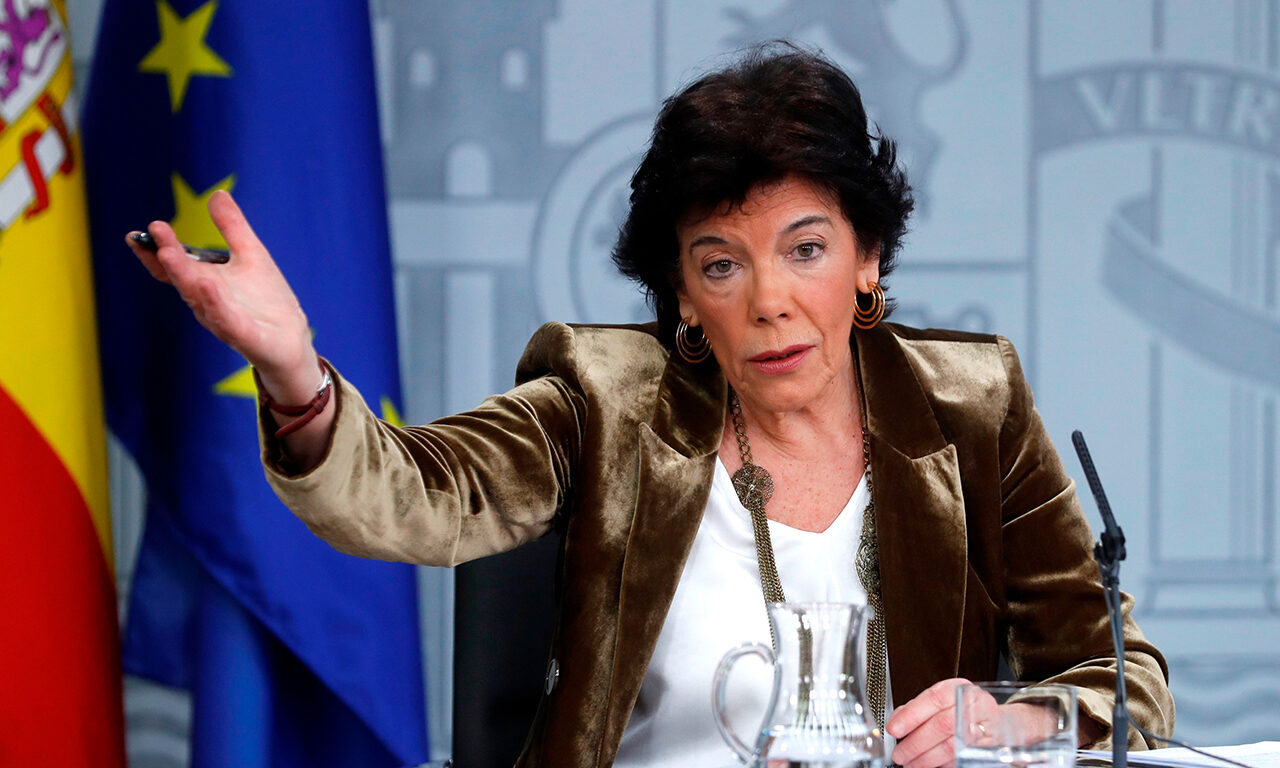 La ministra de Educación, Isabel Celaá | EFE