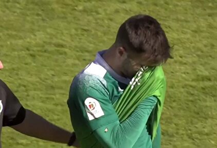El cruel gol en propia puerta del Cacereño ante el Eibar que dará la vuelta al mundo