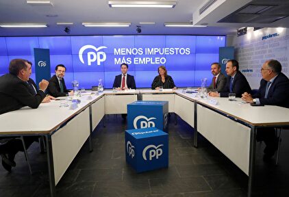Reunión de los consejeros con García Egea. | EFE
