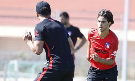 Simeone no quiere dar la espalda a Joao Felix | EFE