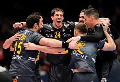 Los titanes españoles celebran el pase a semifinales del Europeo de Suecia | EFE