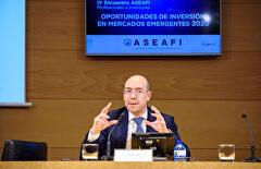 "Es obvio que hay que tener exposición a la renta fija de los emergentes"