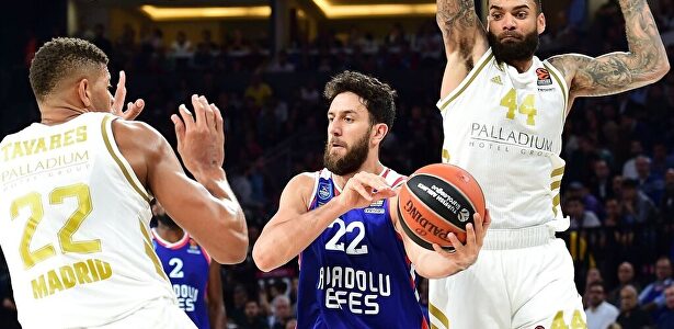 El Efes sigue intratable | efe