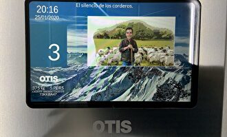 Montaje de Sánchez en un ascensor. | Twitter