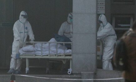 Sube el número de fallecidos por el coronavirus en China. | EFE