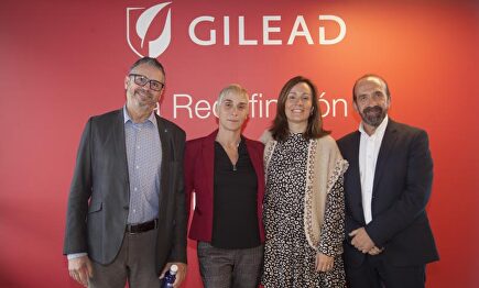 De izquierda a derecha: Dr. Josep María Llibre, del Hospital Universitario Germans Trias i Pujol de Badalona; Dra. María José Fuster, de SEISID | LD