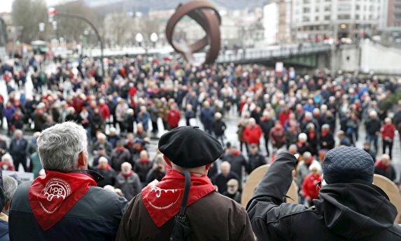 Una imagen de la semana pasada: manifestación de jubilados en Bilbao para reclamar "pensiones dignas". | EFE
