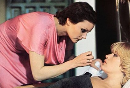 La escena lésbica con Rocío Dúrcal, su adicción al juego y otros episodios polémicos de la vida de Bárbara Rey