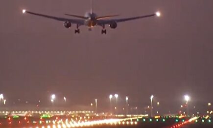 Aterrizaje del avión de Air Canada en Barajas | Youtube