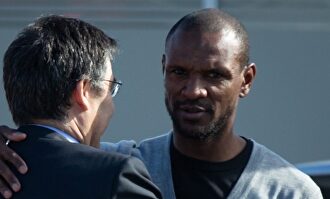 Bartomeu mantiene a Abidal en el cargo