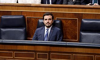 El ministro de Consumo, Alberto Garzón, el pasado lunes en el hemiciclo del Congreso | EFE