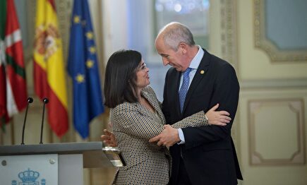 Darias y Erkoreka tras el encuentro | EFE