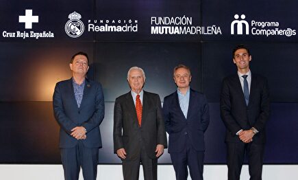 De izquierda a derecha, Jaime Gregori, Enrique Sánchez, Lorenzo Cooklin y Álvaro Arbeloa. | Fundación Real Madrid