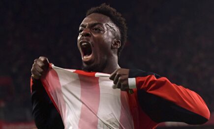 Iñaki Williams celebra su gol al Barcelona en la Copa del Rey. | EFE