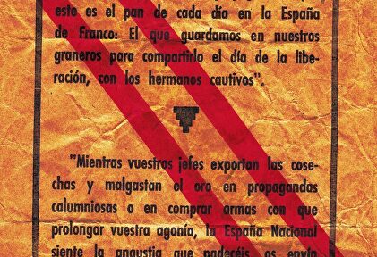 Bolsa en la que iba el pan blanco que bombardeaba el bando nacional | Pedro Fernández Barbadillo