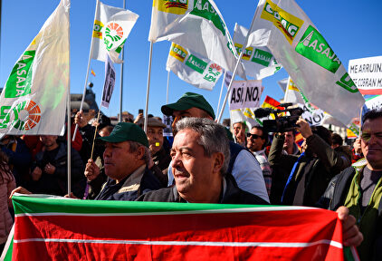 Manifestación de agricultores en Madrid, frente al Ministerio de Agricultura | David Alonso Rincón