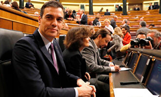 Sánchez, Calvo e Iglesias, en el Congreso. | EFE