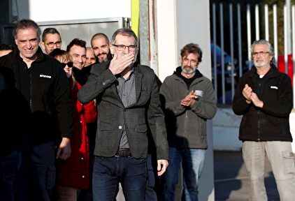 Cuixart saluda a los trabajadores de Aranow, la empresa de la que es propietario | EFE