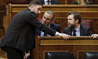 Los diputados de Vox Santiago Abascal, Javier Ortega Smith e Iván Espinosa de los Monteros, esta semana, en el Congreso de los Diputados. | EFE