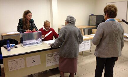 Urnas Galicia en las elecciones autonómicas del 21 de octubre de 2012 | Europa Press - Archivo