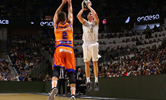 Carroll lanza una de sus espectaculares suspensiones en la semifinal copera | ACB Photo