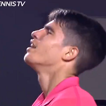 El español Carlos Alcaraz hace historia en el tenis y apunta a promesa mundial