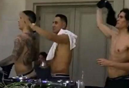 La fiesta loca del PSG: Keylor Navas, Neymar y Cavani acabaron sin camiseta en pleno frenesí