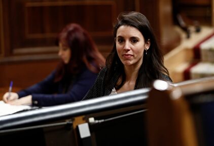 Montero en el Congreso | EFE