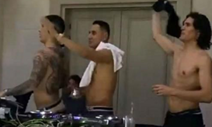 La fiesta loca del PSG: Keylor Navas, Neymar y Cavani acabaron sin camiseta en pleno frenesí