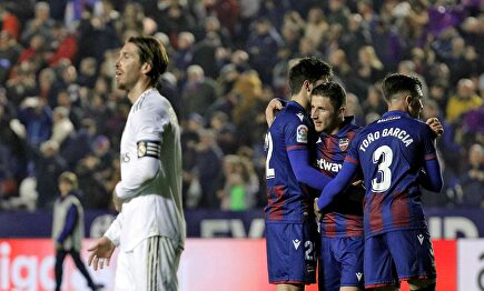 Fútbol es Radio: El Madrid pierde y cede el liderato