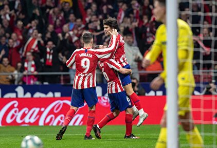 Joao Félix celebra con Morata y Koke su gol al Villarreal. | EFE
