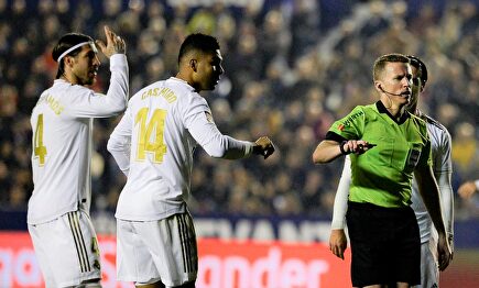 Sergio Ramos junto a Hernández Hernández. | Cordon Press