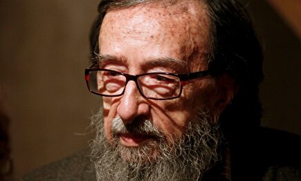 El escritor, crítico y traductor Juan Eduardo Zúñiga. | EFE