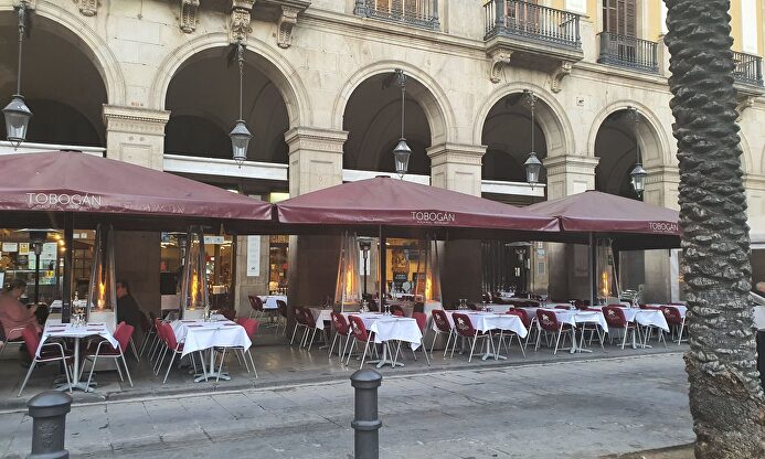 Uno de los restaurantes afectados por la estratosférica tasa (Plaza Real, Barcelona) | LD