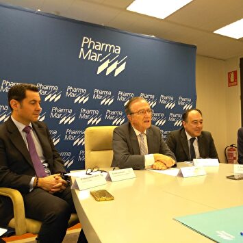 José María Fernández, presidente de PharmaMar, en el centro, junto con otros directivo de la empresa | Europa Press