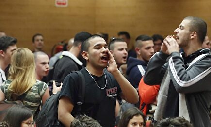 Intento de boicot a Pablo Iglesias | EFE