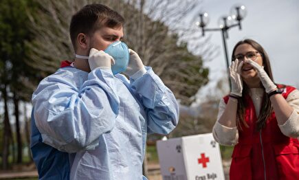 Tertulia de Federico: Pedro Sánchez reacciona tarde y sin anunciar nada concreto