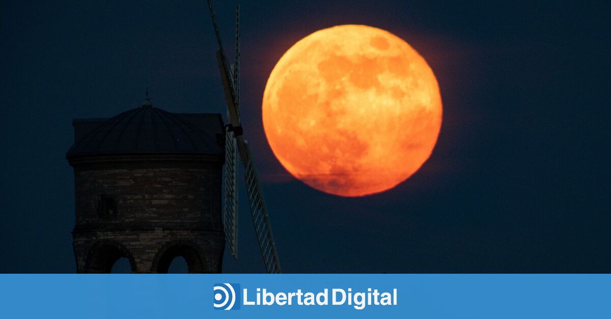 Espectaculares imágenes de la súper luna de las flores vista desde el