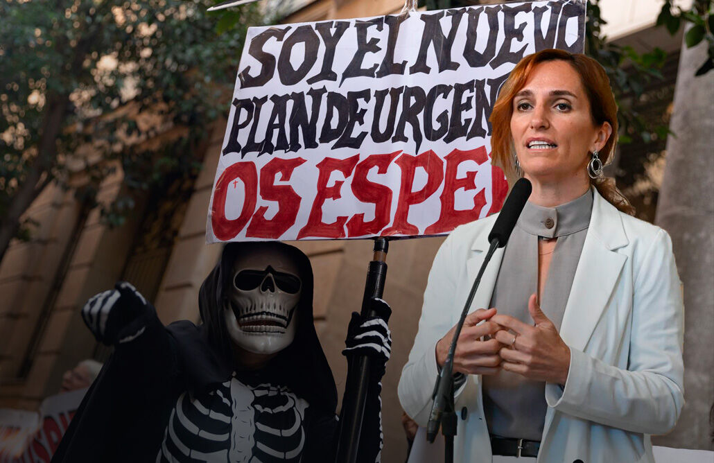 M Nica Garc A Calienta La Manifestaci N Contra Ayuso