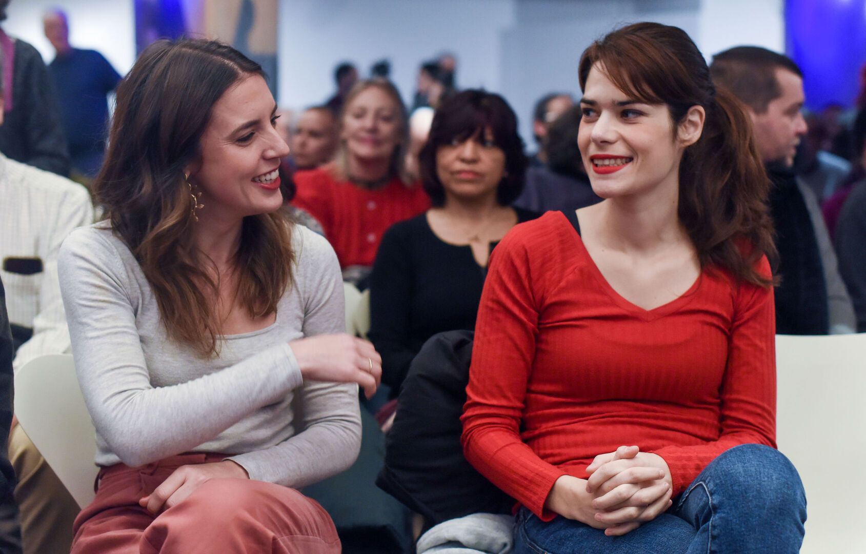 Irene Montero Ignora A Una Mujer Aterrada Por Las Amenazas De Su