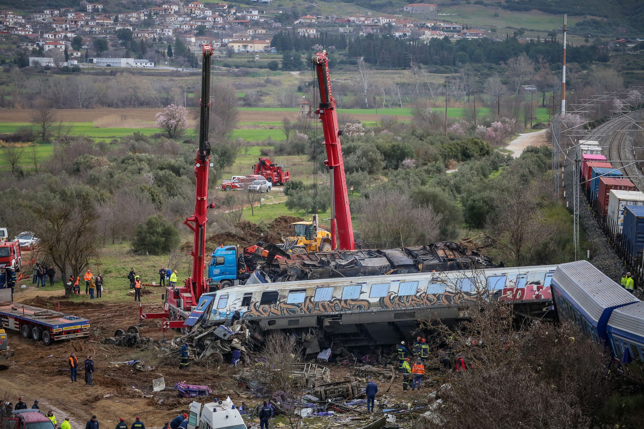 Un Accidente De Tren Deja Al Menos Muertos Y Decenas De Heridos En