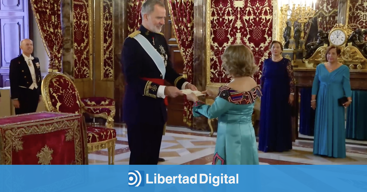 Felipe Vi Recibe Las Cartas Credenciales De La Embajadora De Panam