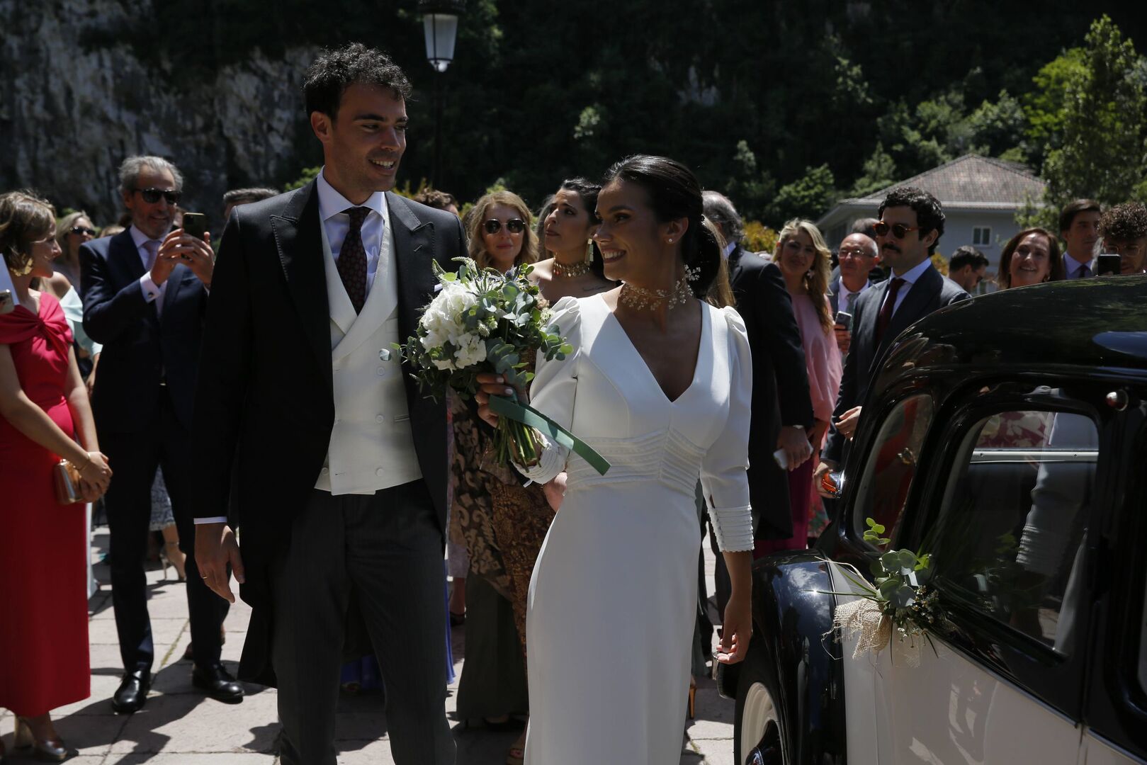 Ana Obreg N Vestida De Rojo Pasi N Emocionada En La Boda De Su