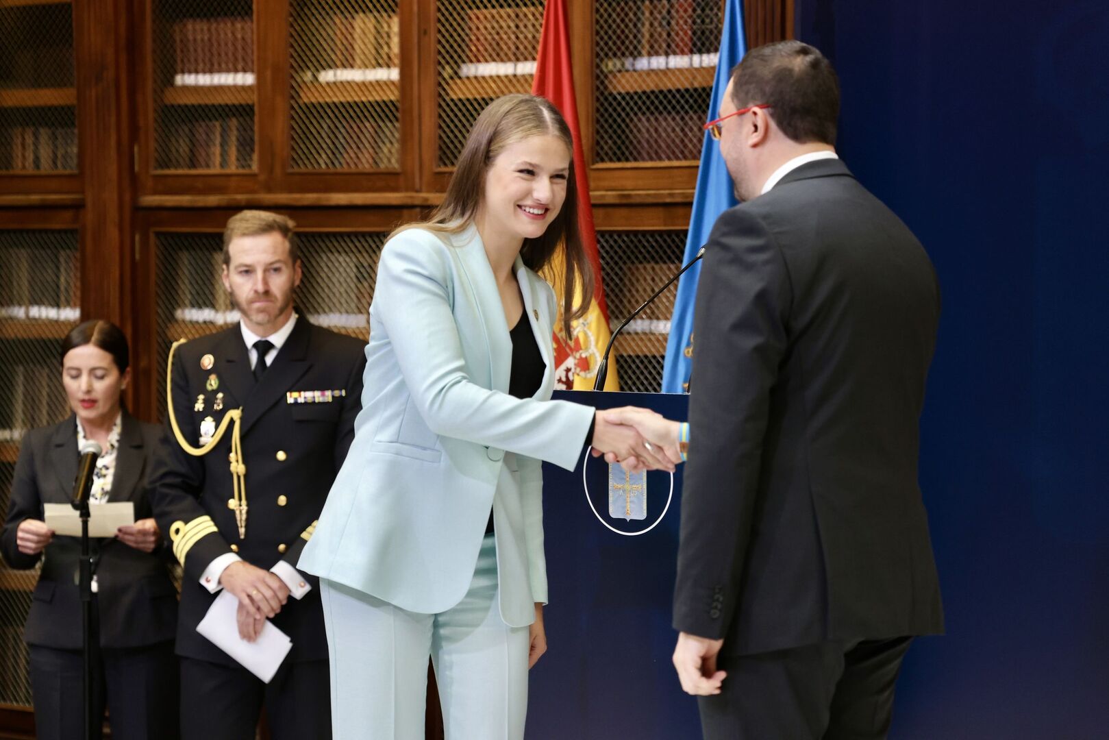 Leonor Se Estrena En Los Premios Princesa De Asturias 2024 Con Un